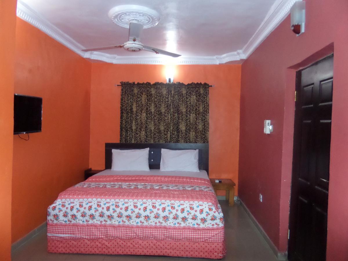 De-Zone Hotel Ikotun Екстериор снимка