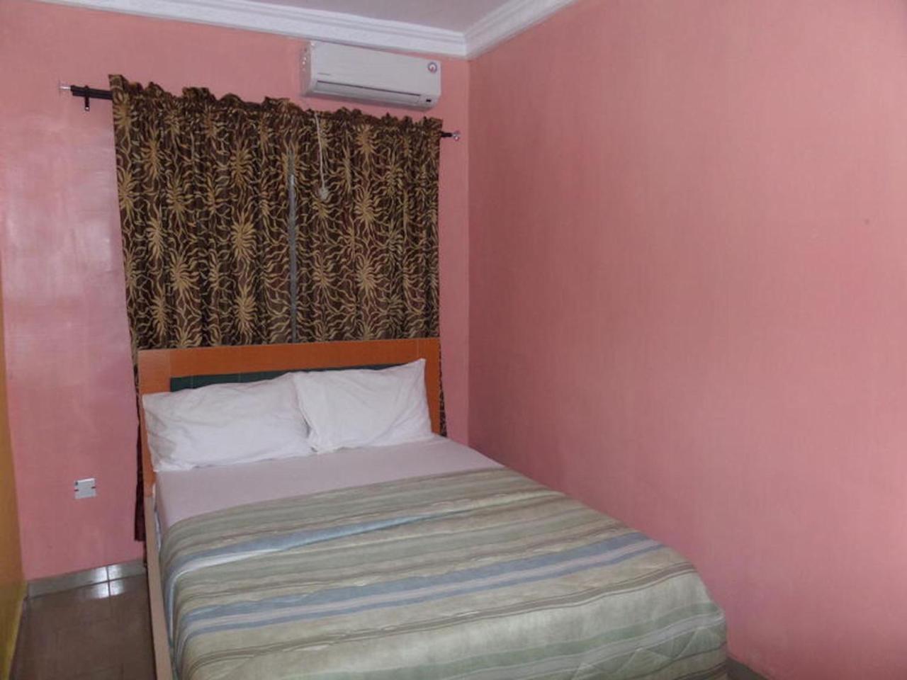 De-Zone Hotel Ikotun Екстериор снимка