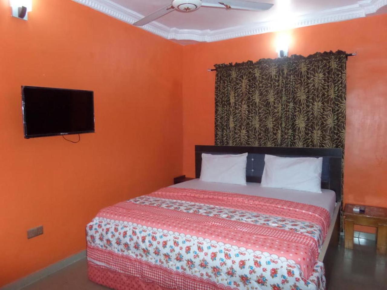 De-Zone Hotel Ikotun Екстериор снимка